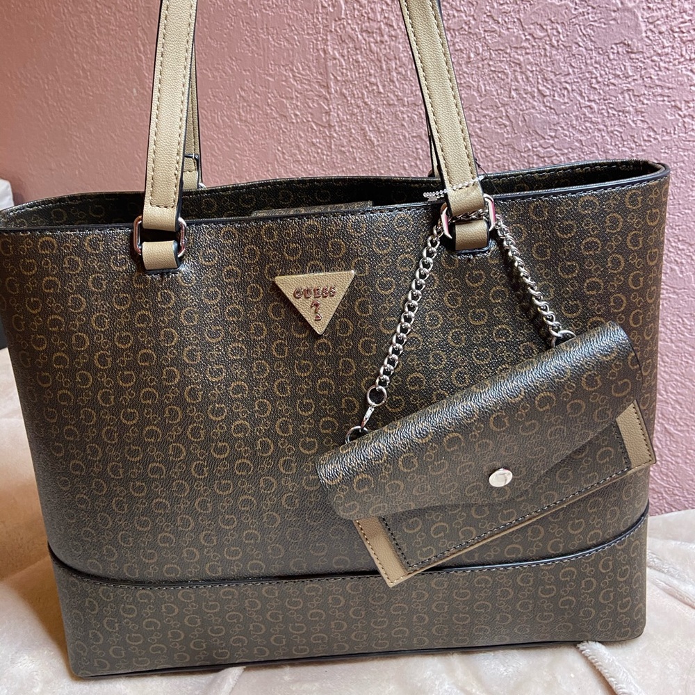 Guess tote and coin purse